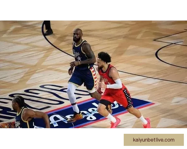 NBA历史首次父子连线 詹姆斯传球布朗尼外线三分命中
